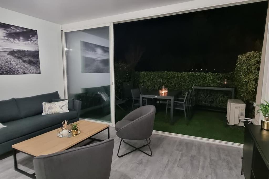 Le Neuburg Sur La Plage Vue Mer Climatisation Piscine Parking Sète Eksteriør bilde